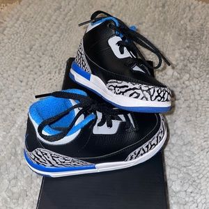 Jordan 3 Retro BT - Toddler Black/Sport Blue - Wolf Grey (8C) Gently Used